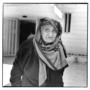 Old Jewisch woman on the Israeli elections Jerusalem MeaShearim May 96 ©1996 Marc De Clercq